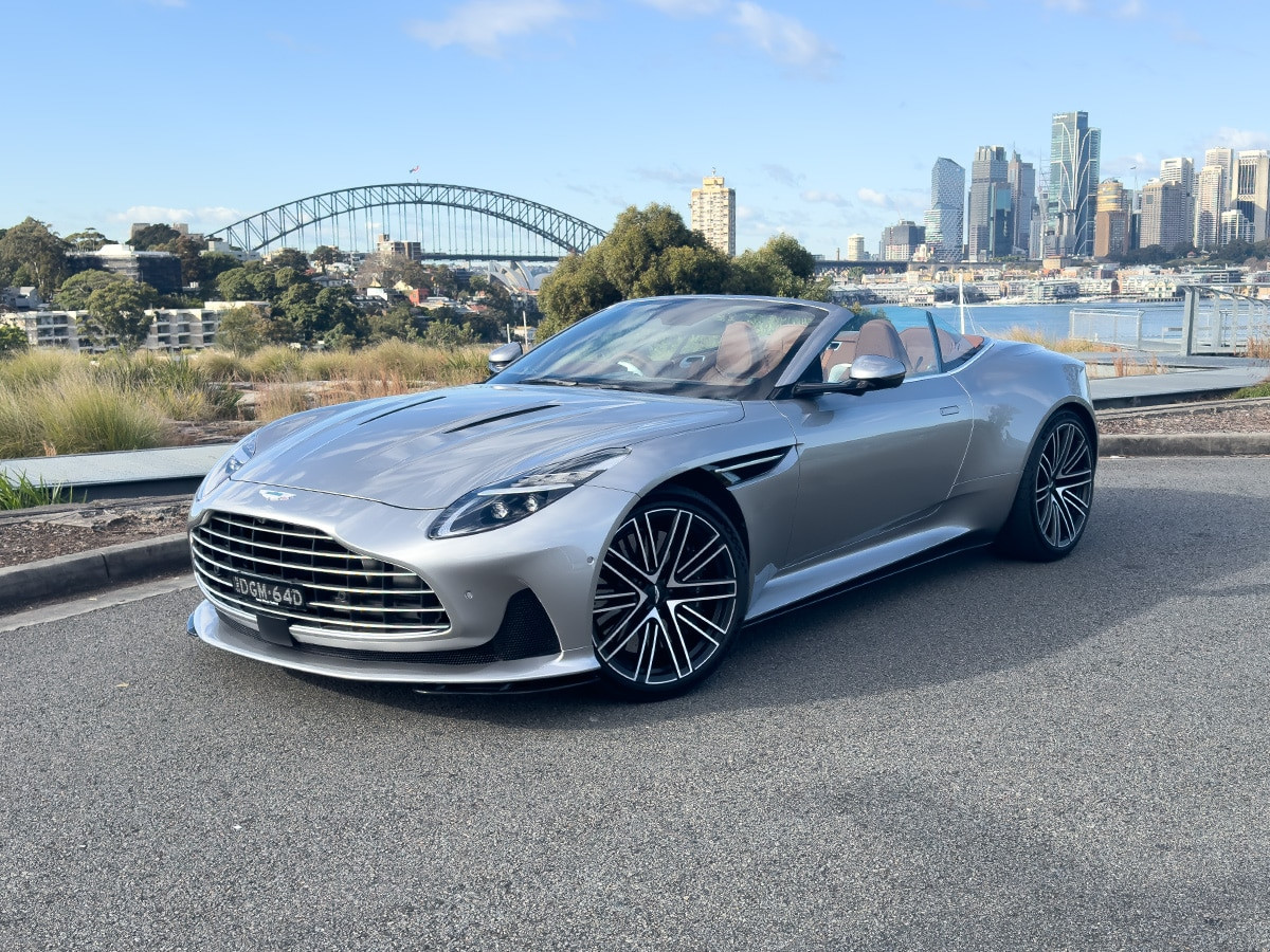 Aston Martin DB12 Volante