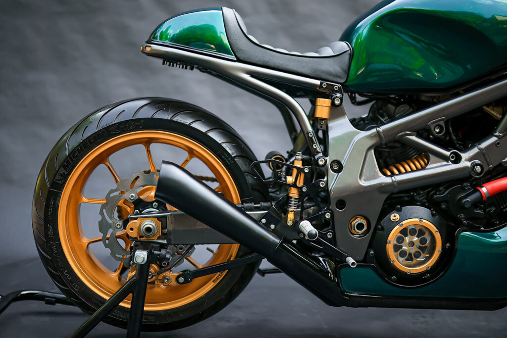 Bản độ TL1000S &quot;Mama’s Boy&quot; sở hữu phong cách thể thao hiện đại kết hợp chất cafe racer cổ điển