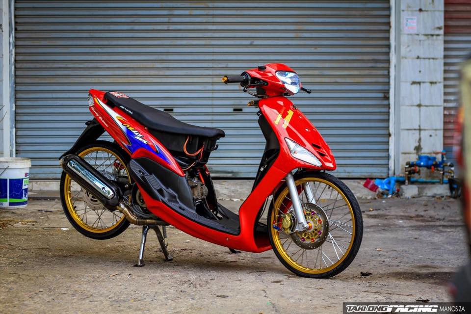 Bánh căm, mâm nhôm và heo Brembo kết hợp độc đáo