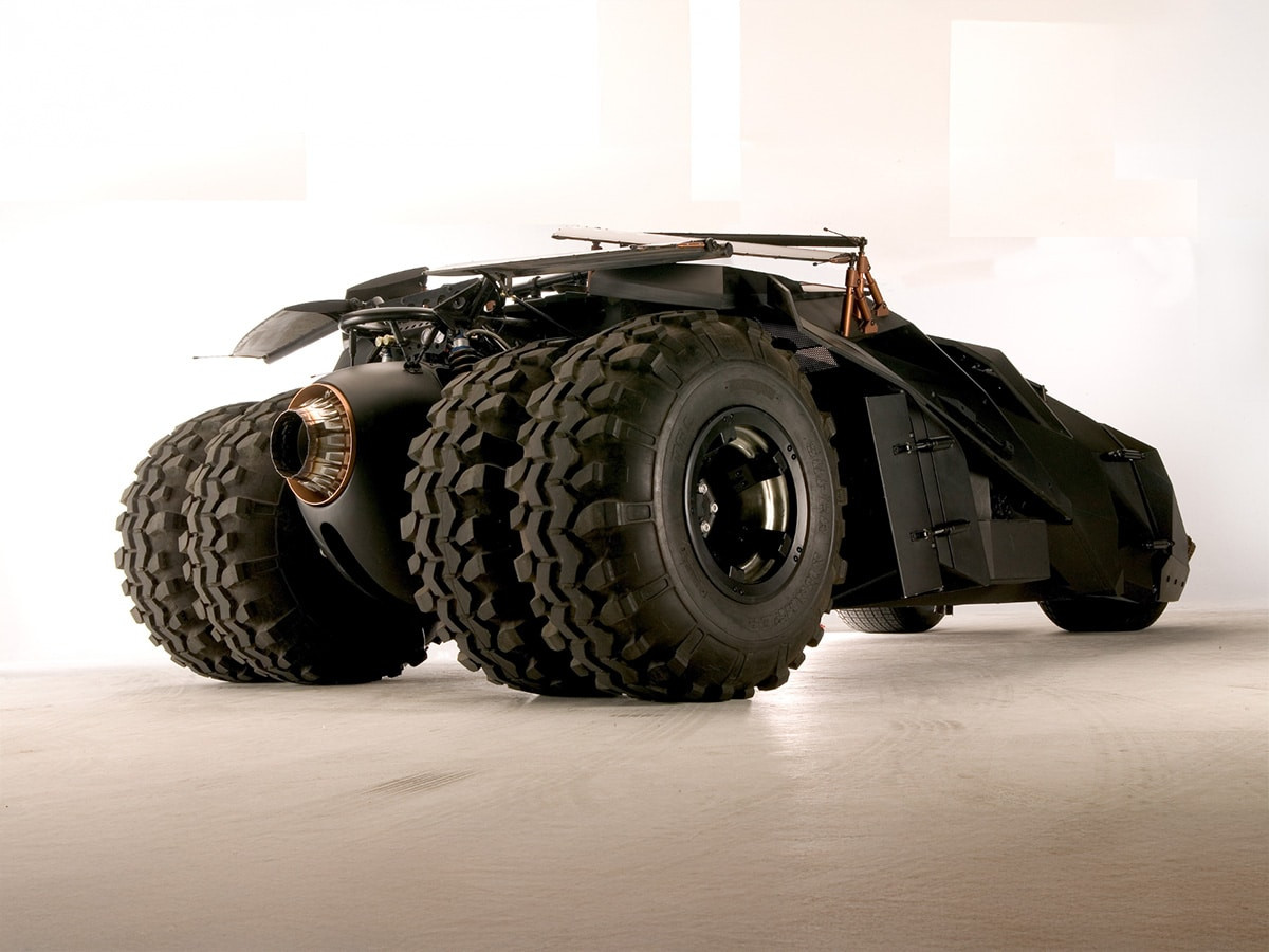 Batmobile Tumbler ngoài thực tế với thiết kế đặc trưng trong The Dark Knight