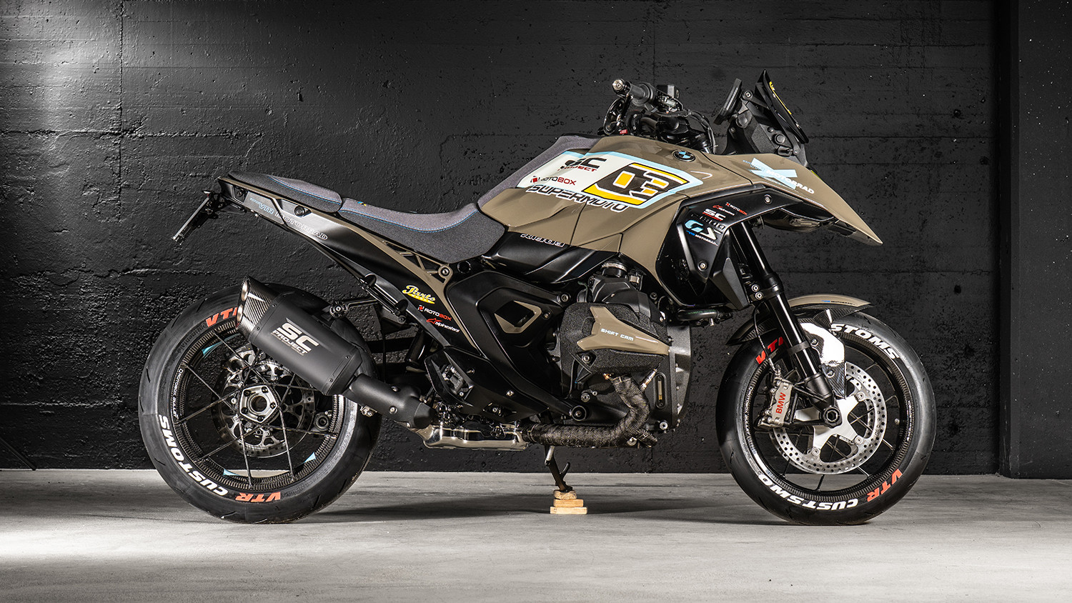 BMW R 1300 GS bản độ phong cách Super Moto tại Thụy Sỹ