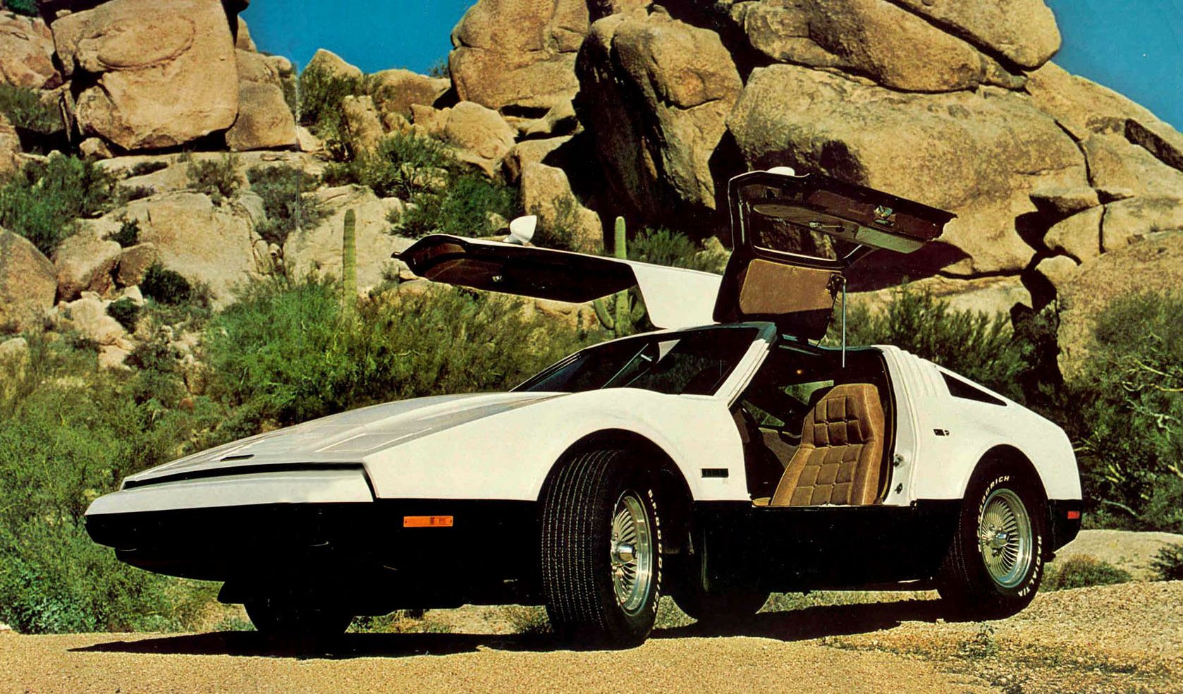 Bricklin SV-1 với thiết kế thể thao cổ điển