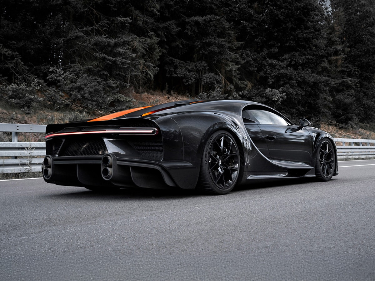 Bugatti Chiron Super Sport 300+ chạy thử ở tốc độ cực đại