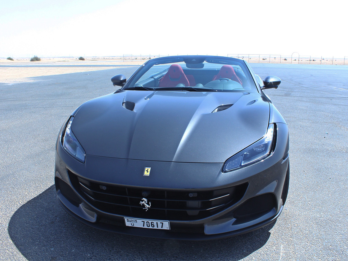 Cận cảnh đầu xe Ferrari Portofino M với thiết kế khí động học