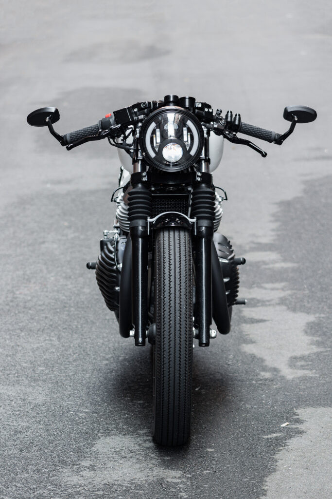 Cận cảnh động cơ Royal Enfield 650 với bộ ốp K-Speed tạo hiệu ứng thị giác mạnh mẽ