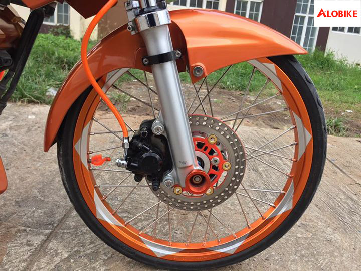 Cận cảnh mâm bạc Raider 150 độ bắt mắt