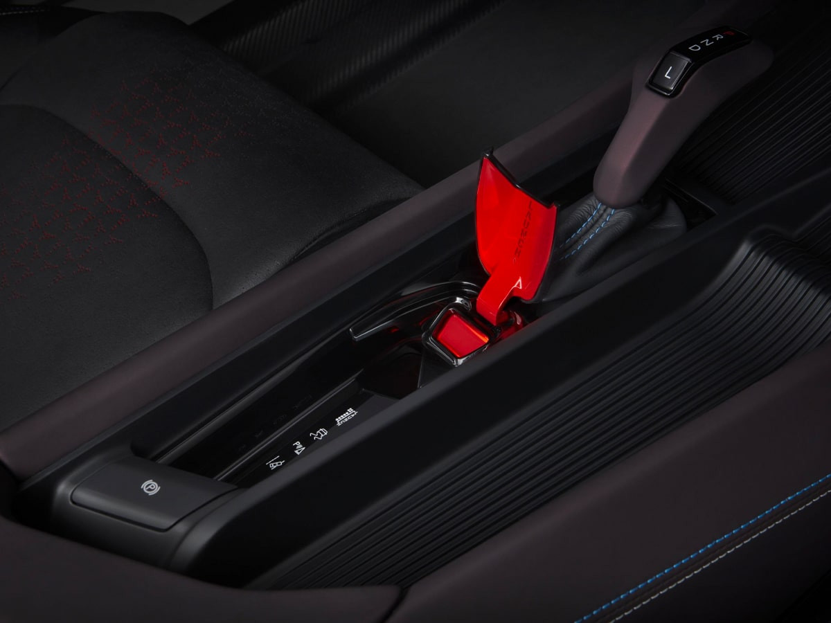 Charger Daytona SRT tái hiện dáng vẻ mạnh mẽ của Charger cổ nhưng với hơi thở hiện đại | Image: Stellantis