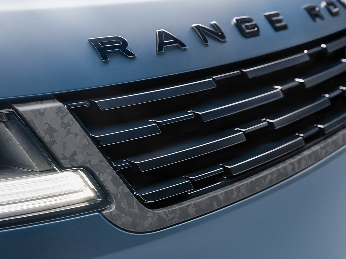 Chi tiết đầu xe Range Rover Sport SV Edition Two với sợi carbon