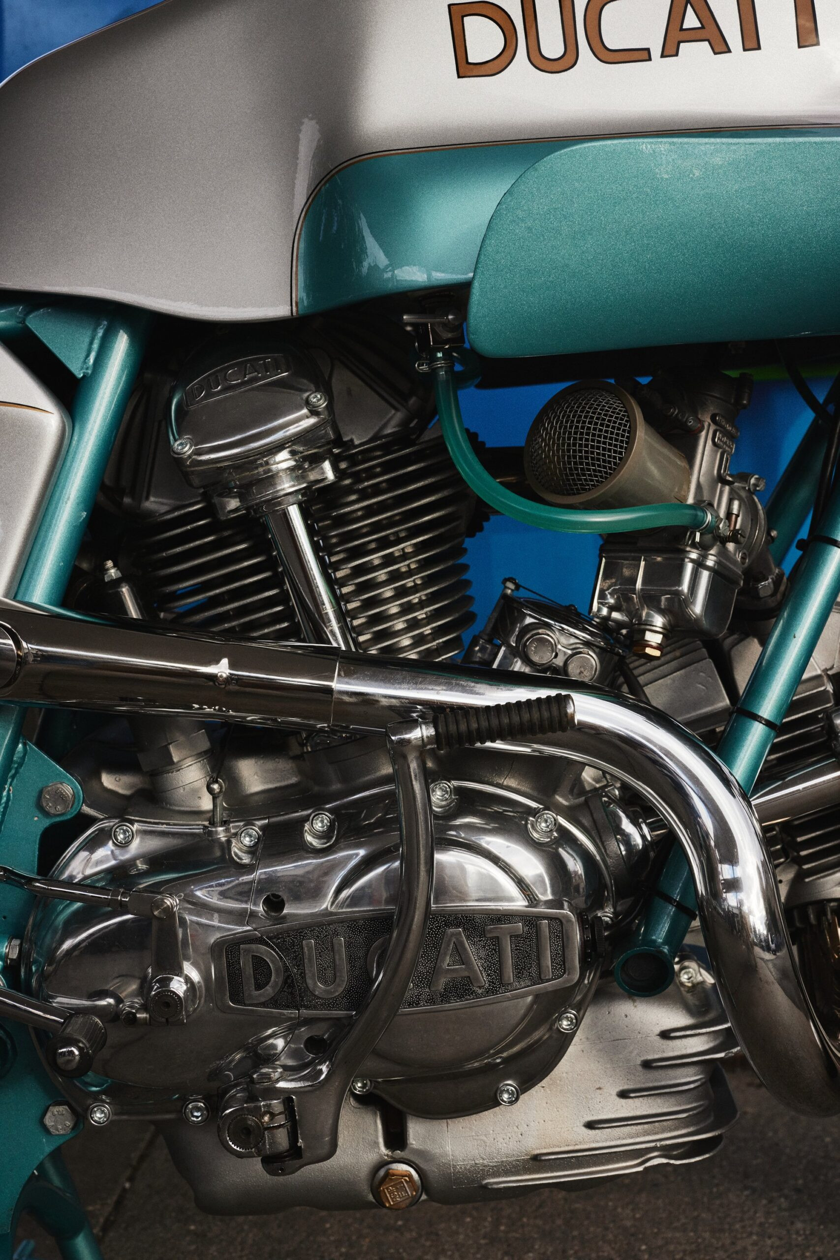 Chiếc Ducati 750SS trong quá trình phục dựng dưới bàn tay Ian Gowanloch tại Úc – độ chính xác cơ khí tuyệt đối