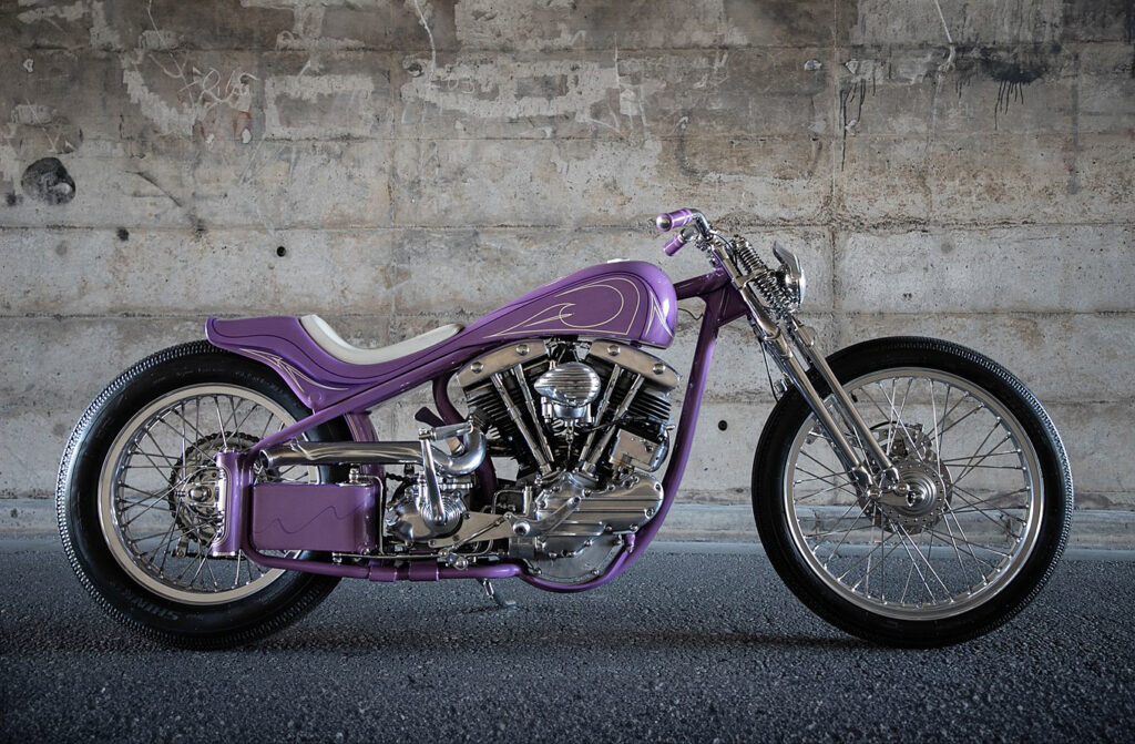 Chiếc Harley PanShovel với màu tím nổi bật tại Yokohama 2024