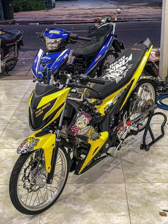 Chiếc scooter phong cách cổ điển độ lại full chrome, cá tính và nghệ thuật