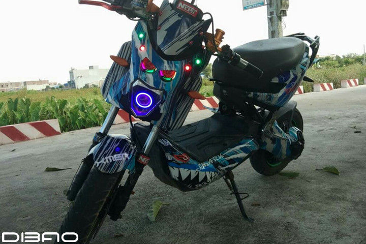 Chiếc xe điện Xmen được trang bị bình ắc quy dung lượng lớn, hoạt động lâu dài