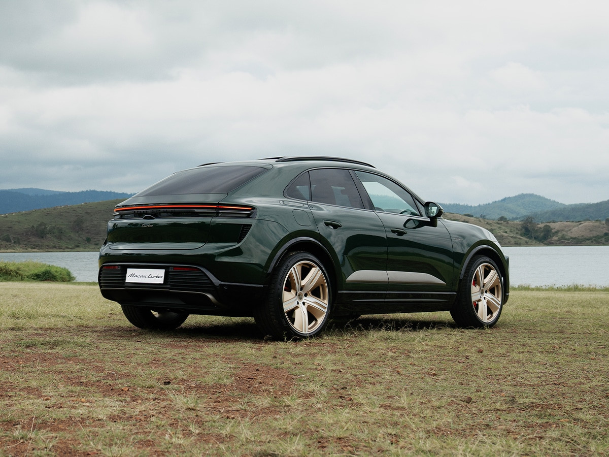 Cụm đèn hậu LED kéo dài của Macan Turbo 2025