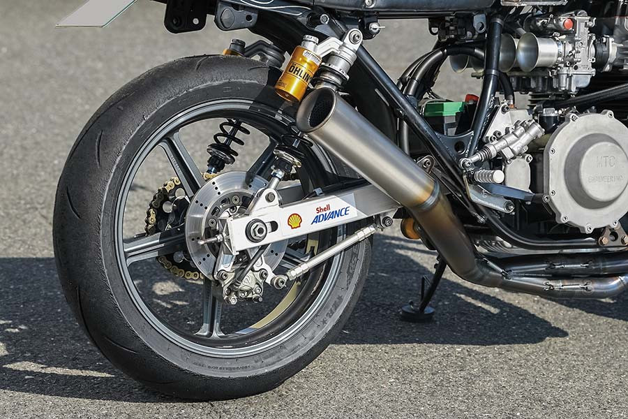 Dàn chân KZ1000 với mâm JB Power 18 inch và càng sau tích hợp bình gom dầu