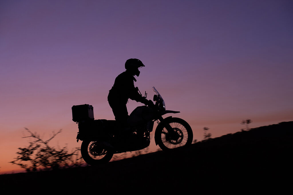Hệ thống treo và phanh phù hợp cả on-road và off-road