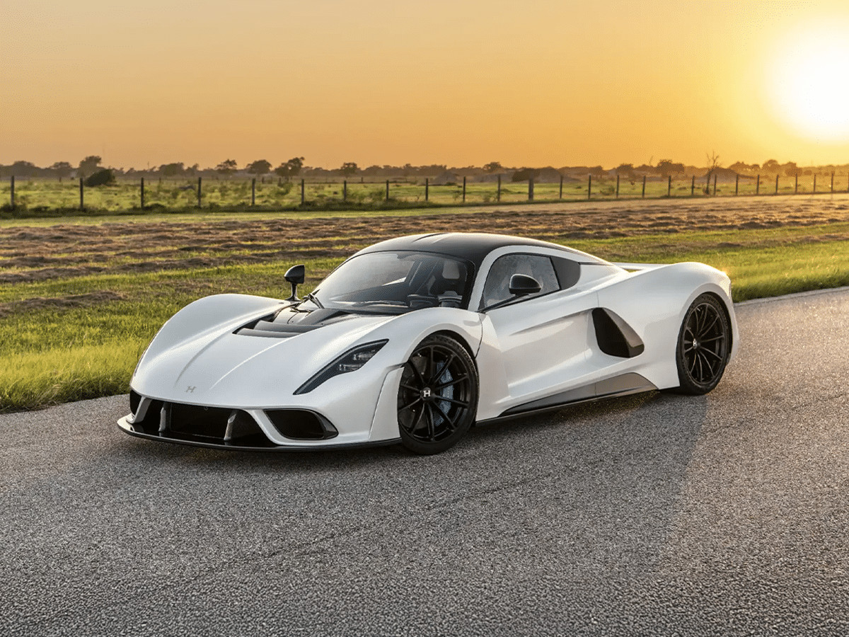 Hennessey Venom F5 đạt tốc độ hơn 430 km/h trên đường thử