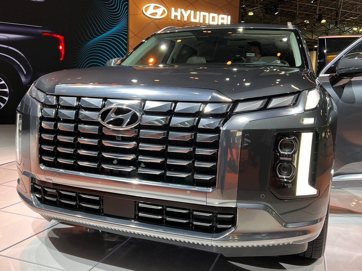 Hyundai Palisade 2023 với thiết kế lưới tản nhiệt dạng pixel hiện đại