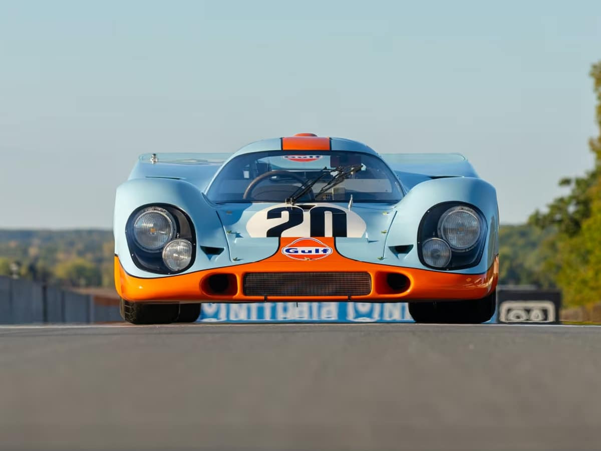 Jerry Seinfeld bên chiếc Porsche 917K