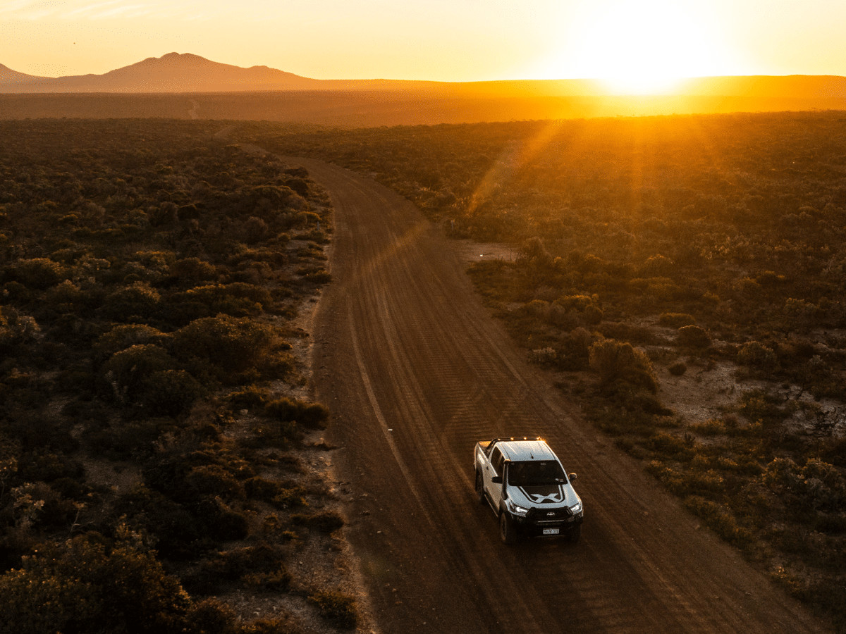 Khám phá thiên nhiên Red Centre bằng xe 4WD – Trải nghiệm không dành cho người yếu tim | Image: Toyota