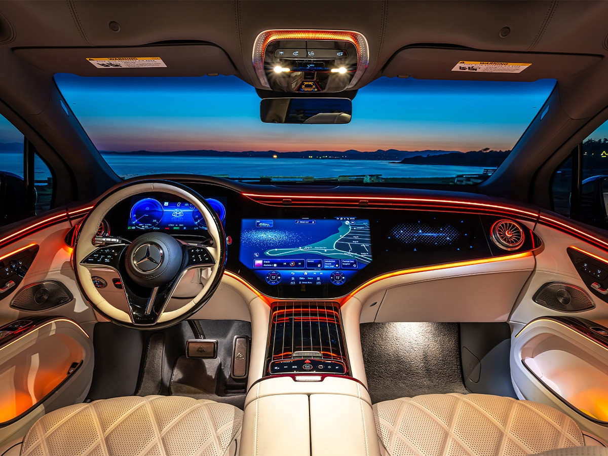 Khoang lái Mercedes-Maybach EQS 680 SUV