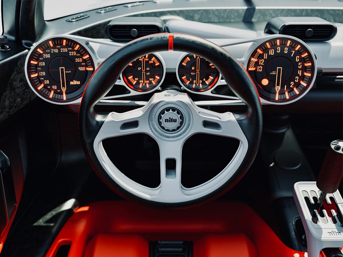 Khoang lái tối giản đậm chất cơ khí thủ công của Nilu Hypercar