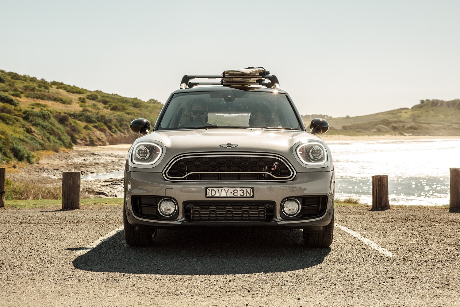 Khoang nội thất của MINI Countryman pha trộn sự cổ điển và công nghệ