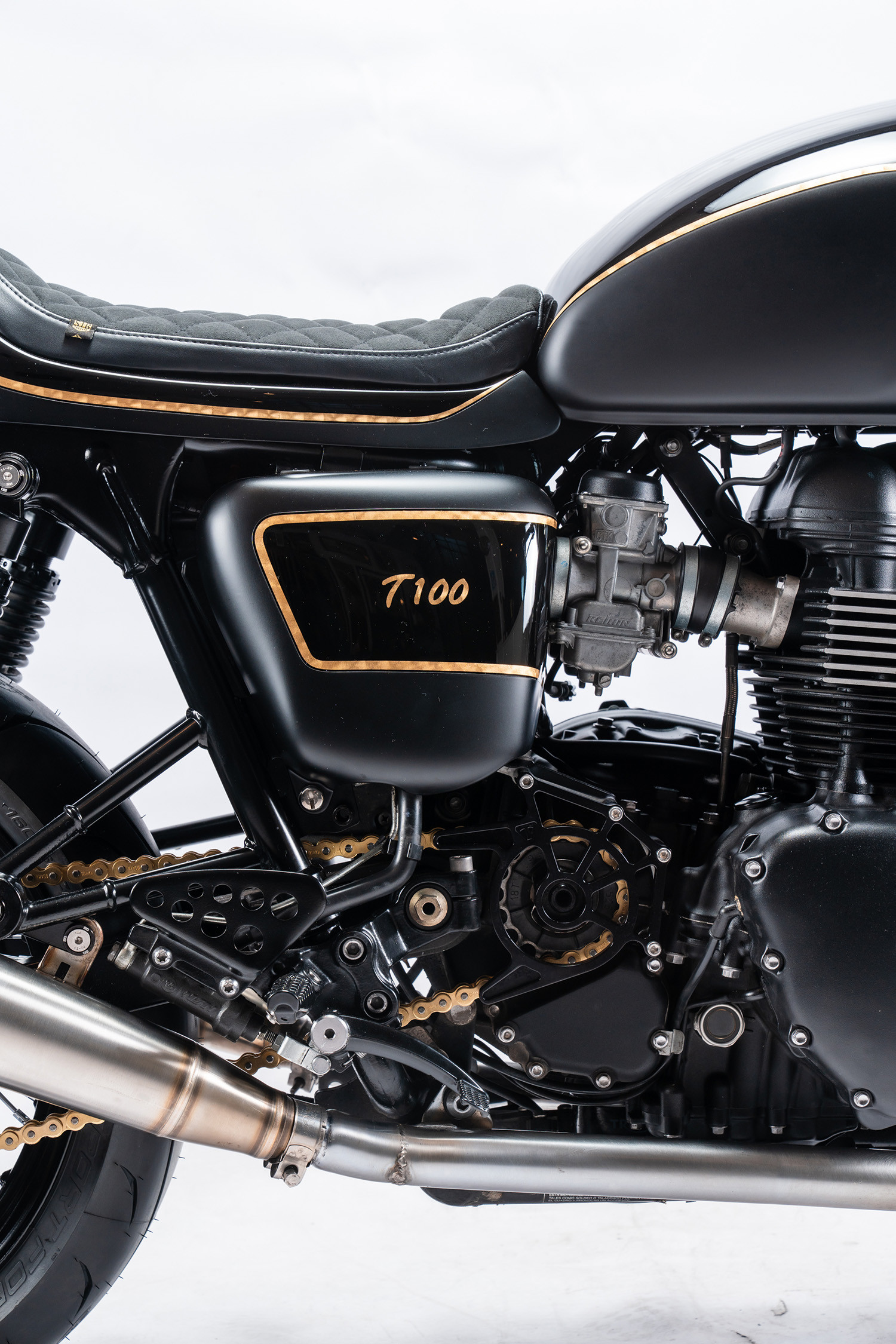 Khối động cơ Bonneville được chăm chút đến từng chi tiết, từ hình thức đến hiệu suất