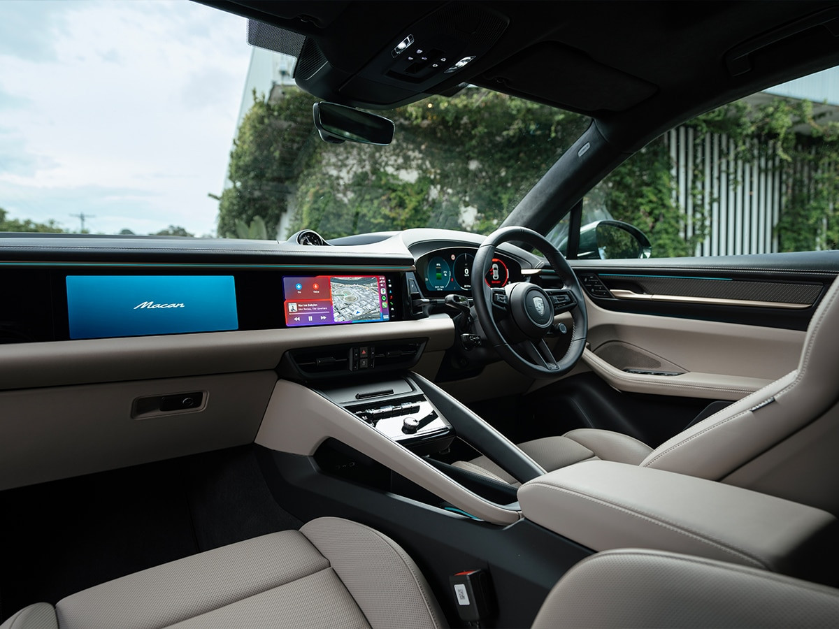 Không gian nội thất hiện đại, công nghệ cao của Porsche Macan Turbo 2025