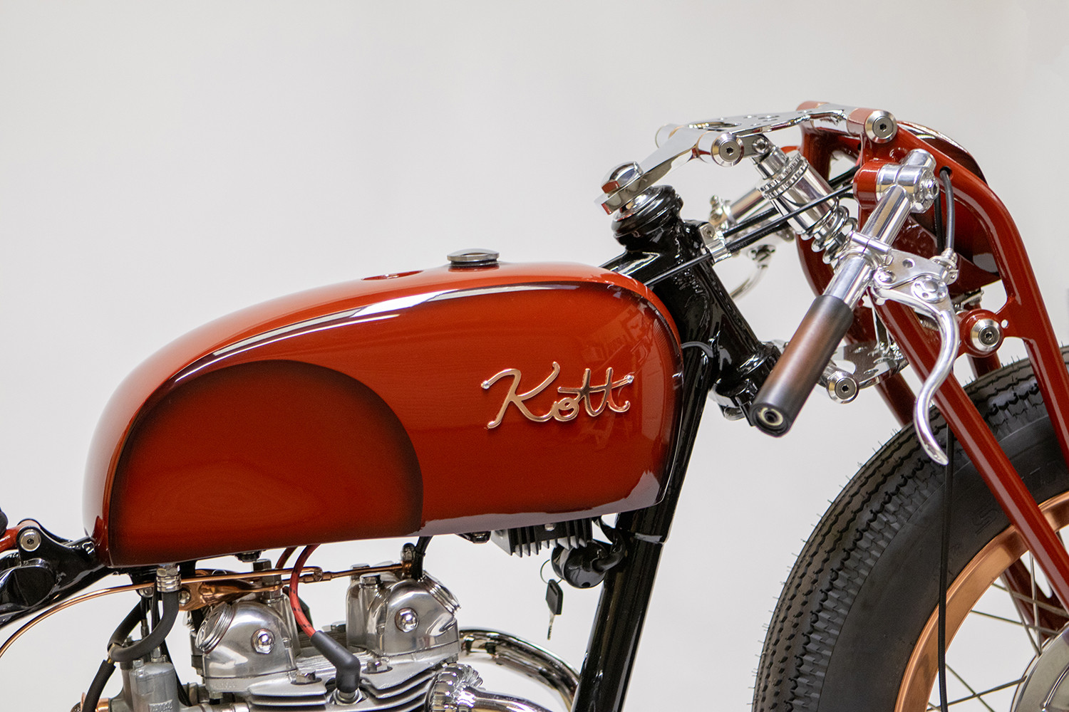 Khung sườn độ rigid từ Factory Metal Works kết hợp phong cách bobber truyền thống