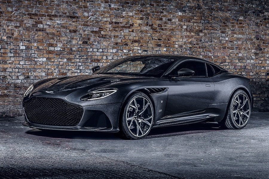 Logo 007 trên vè trước DBS Superleggera