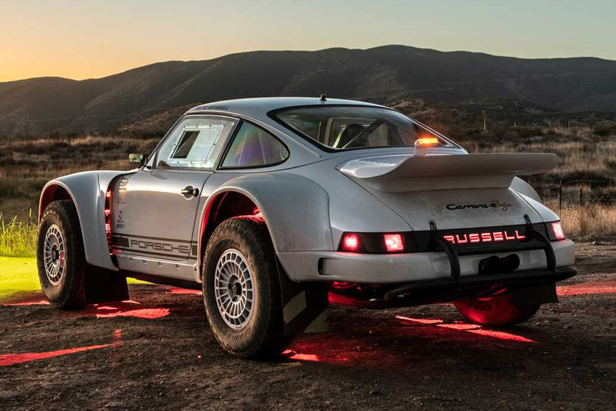 Mặt sau của Porsche 911 Safari Kit độ hoàn thiện