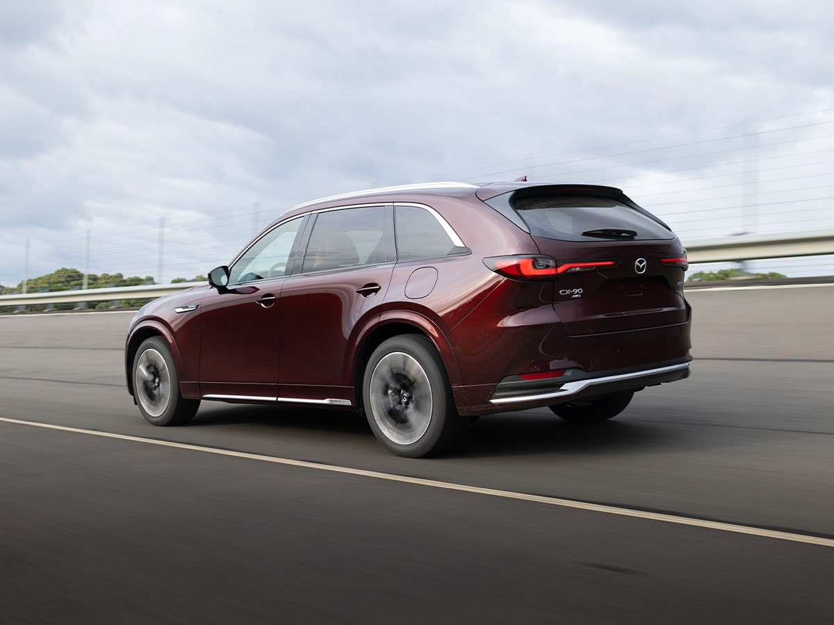 Mazda CX-90 phiên bản Azami với màu Artisan Red Metallic