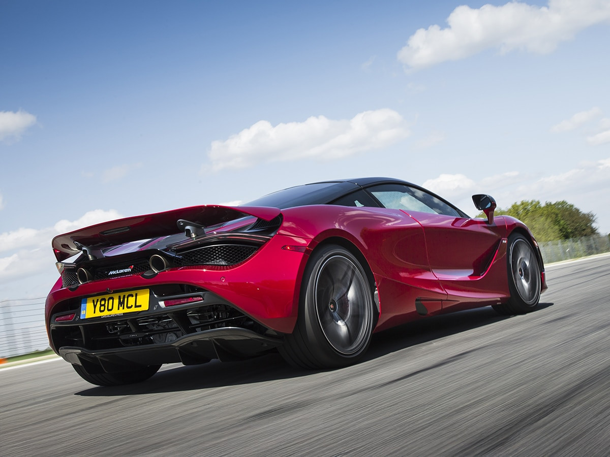 McLaren 720S vận hành trên đường thử