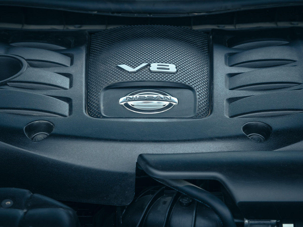 Nắp động cơ V8 của Nissan Patrol Warrior 2024