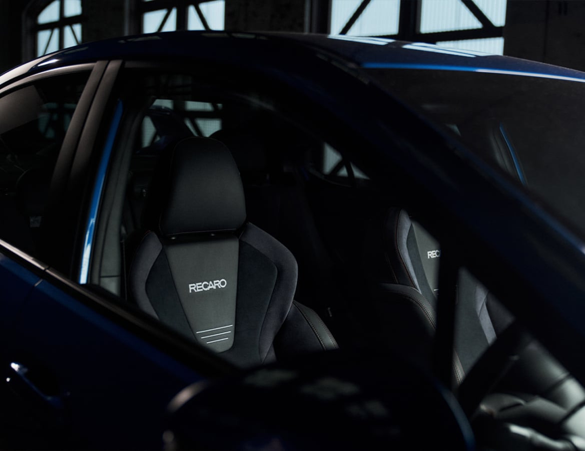 Nội thất WRX AWD tS Spec B với ghế RECARO thể thao