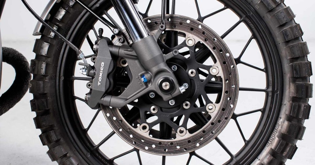 Phuộc Showa, phanh Tokico và phuộc sau Hagon nâng tầm hiệu năng