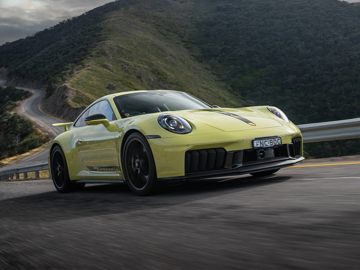 Porsche 911 Carrera GTS 2025 khi vận hành trên đường