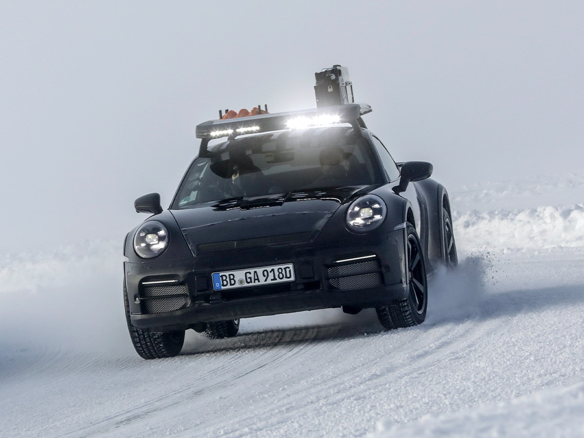 Porsche 911 Dakar băng qua sa mạc Marốc đầy khí hậu khắc nghiệt