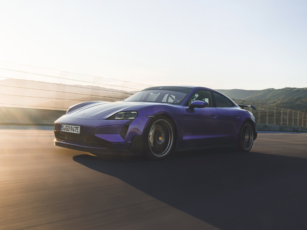 Porsche Taycan Turbo GT với gói Weissach và màu sơn mới