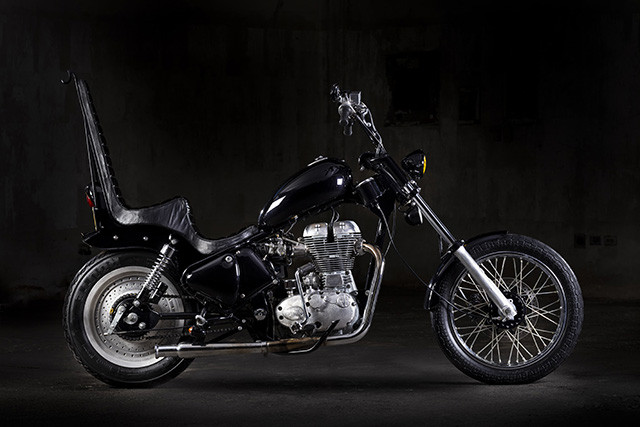 Royal Enfield độ độc đáo được hoàn thiện theo phong cách chopper cổ điển của thập niên 70