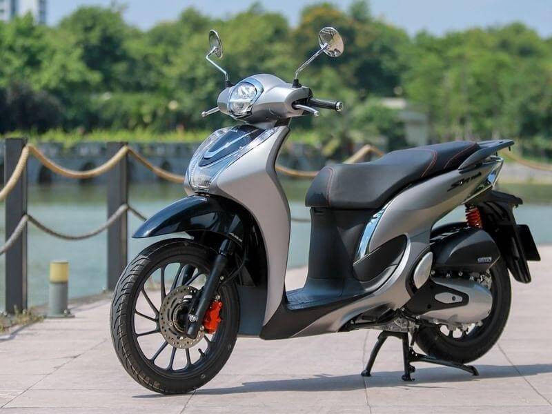 SH Mode độ cổ điển với yên bánh mì và nước sơn nhám