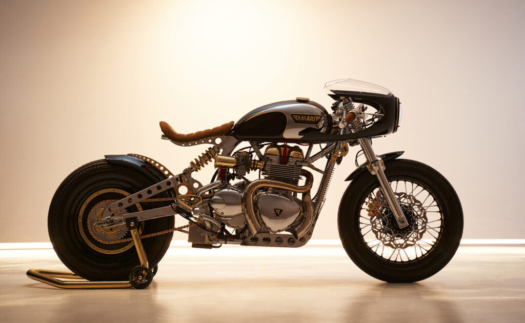 Thiết kế tổng thể của Triumph Thruxton Black Dragon đậm nét nghệ thuật