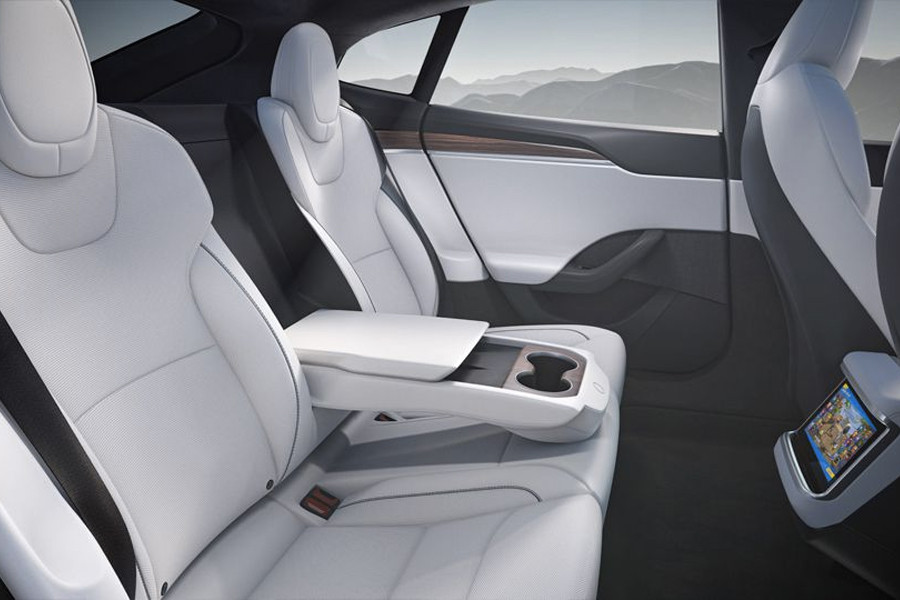 2024 Tesla Model S Plaid