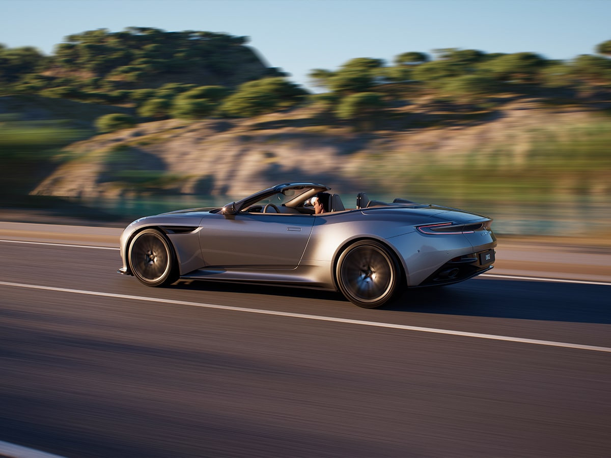 Aston Martin DB12 Volante trên đường
