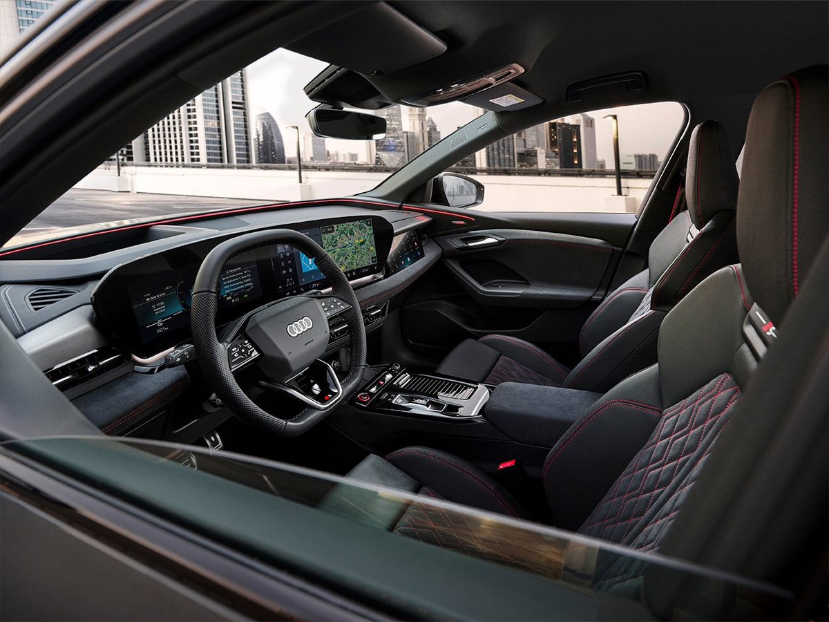 Bảng điều khiển phía trước của Audi SQ6 e-Tron