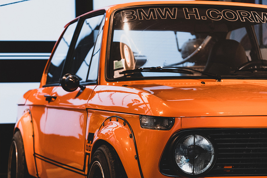 BMW 2002 nhìn từ phía trước