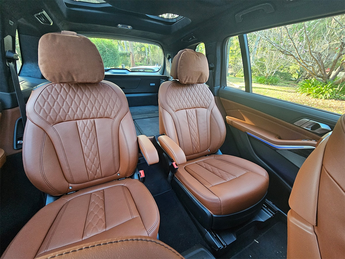 BMW X7 xDrive40d ghế captain phía sau