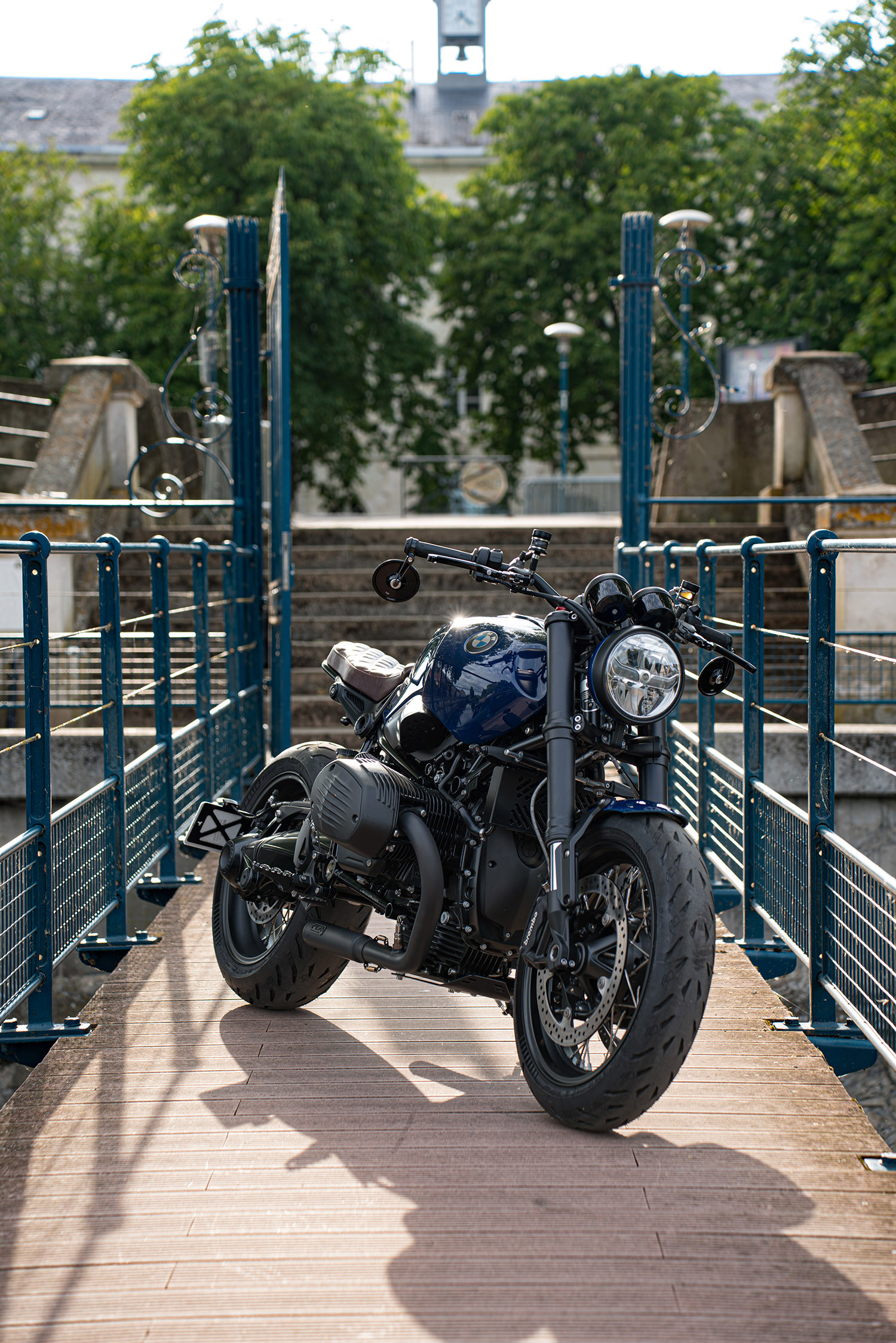 Bộ phận che tản nhiệt và tấm chắn đá của BMW R nineT