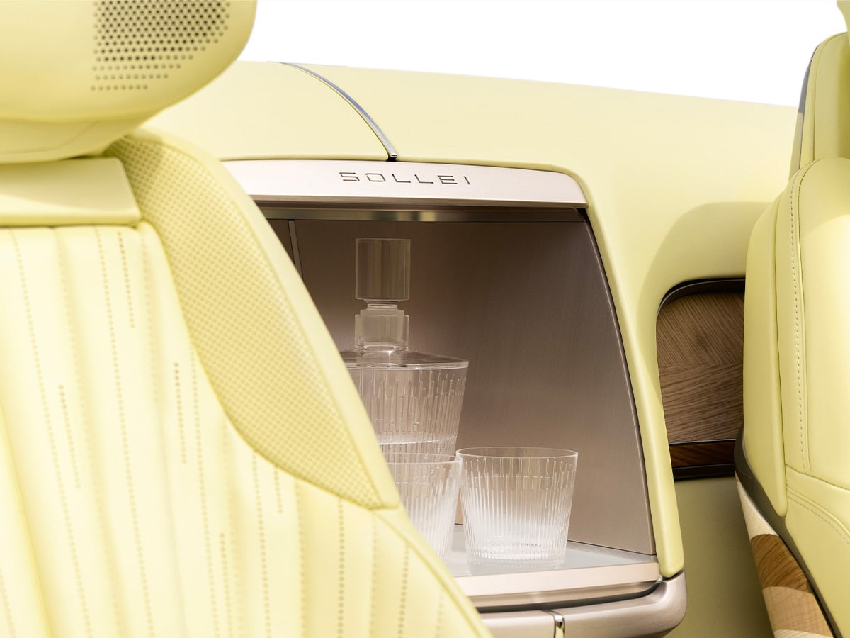 Cadillac sollei concept beverage chiller