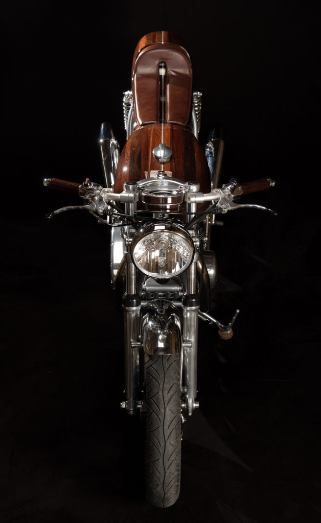 Chi tiết gỗ trên mô tô Yamaha XS650 từ Atelier JAB